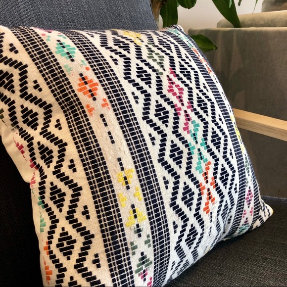 Decorative multicolor throw pillow - Picture 5 of 6